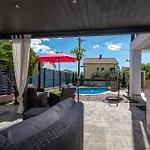 In - Haus Fuer 8 Personen * 沃迪切
