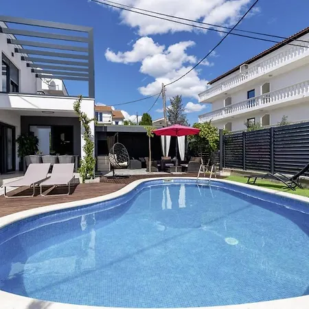 In - Haus Fuer 8 Personen Vodice