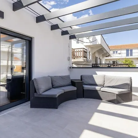 Villa In - Haus Fuer 8 Personen Vodice