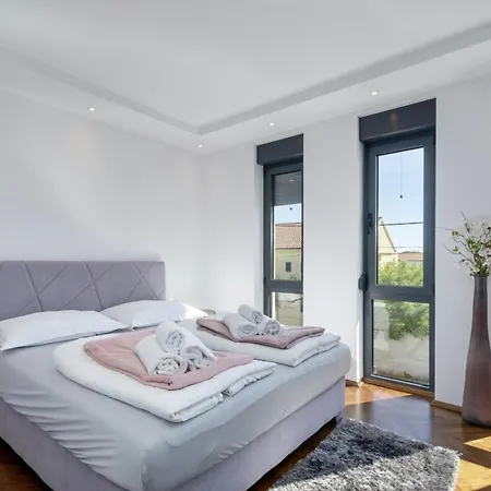 In - Haus Fuer 8 Personen Villa Vodice