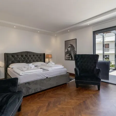 Villa In - Haus Fuer 8 Personen Vodice