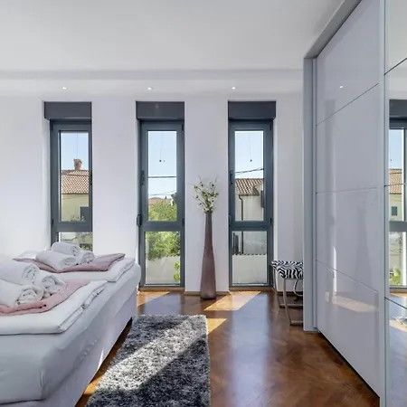 Villa In - Haus Fuer 8 Personen