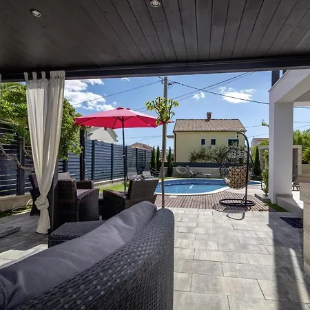 In - Haus Fuer 8 Personen * Vodice