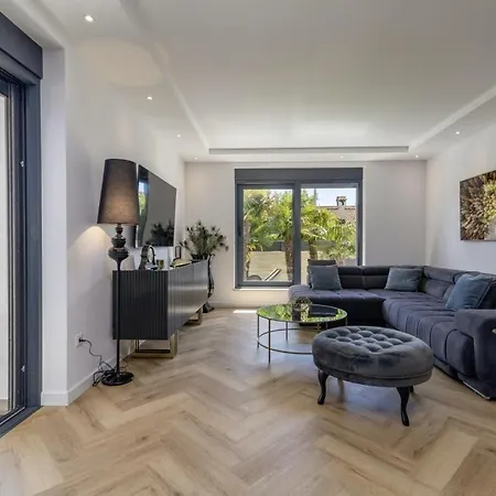 Villa In - Haus Fuer 8 Personen