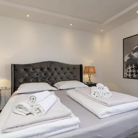 In - Haus Fuer 8 Personen Vodice