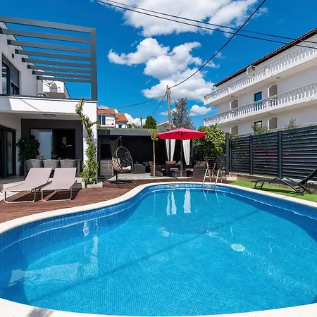 Villa In - Haus Fuer 8 Personen *