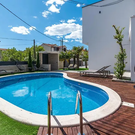 Villa In - Haus Fuer 8 Personen *