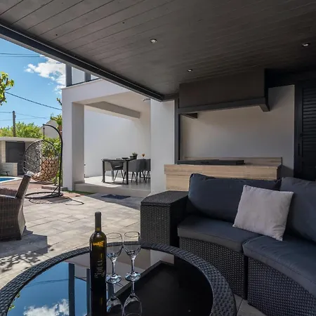 In - Haus Fuer 8 Personen Villa