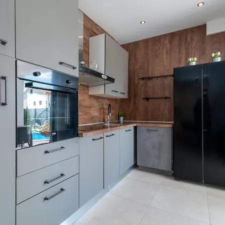 In - Haus Fuer 8 Personen Vodice