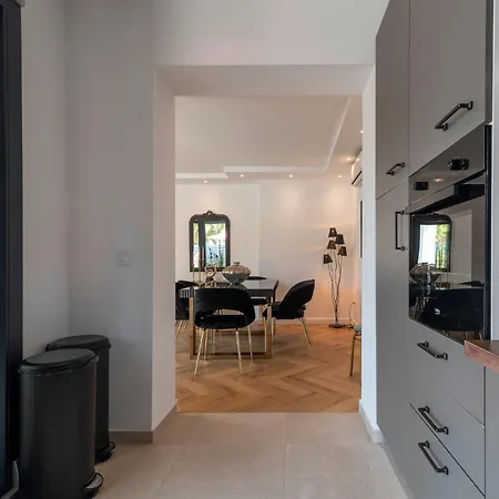 Villa In - Haus Fuer 8 Personen