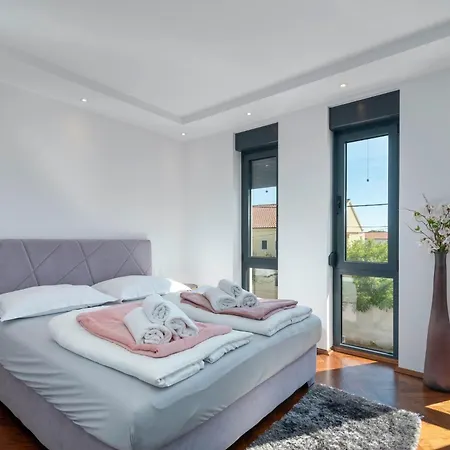 In - Haus Fuer 8 Personen Vodice