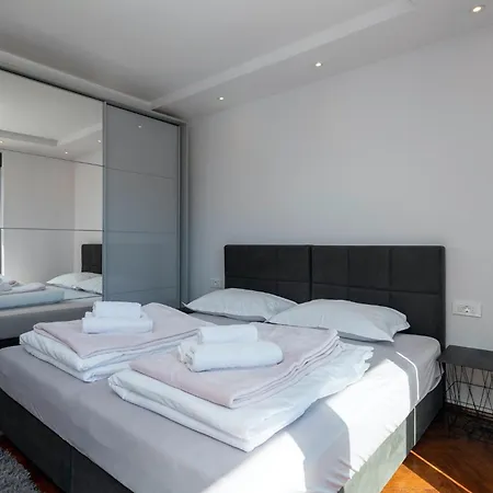 In - Haus Fuer 8 Personen Villa Vodice