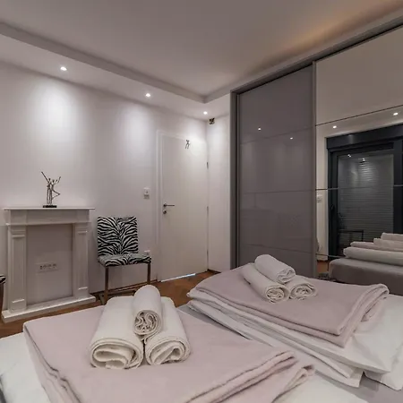 Villa In - Haus Fuer 8 Personen Vodice