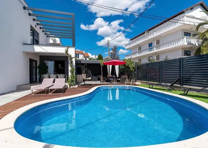 Villa In - Haus Fuer 8 Personen *