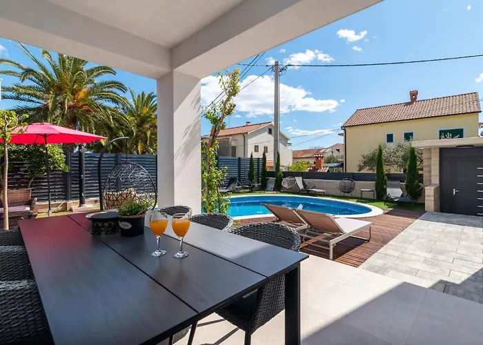 In - Haus Fuer 8 Personen * Vodice