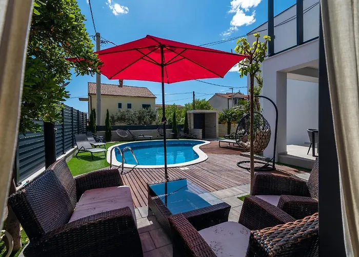 Villa In - Haus Fuer 8 Personen Vodice