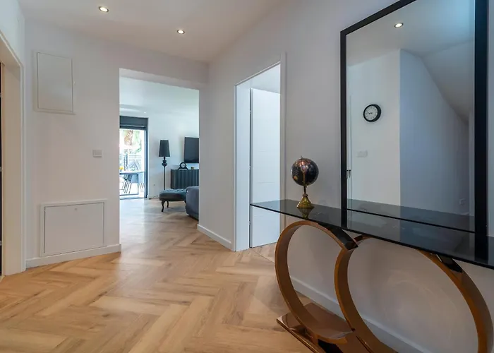 Villa In - Haus Für 8 Personen Vodice