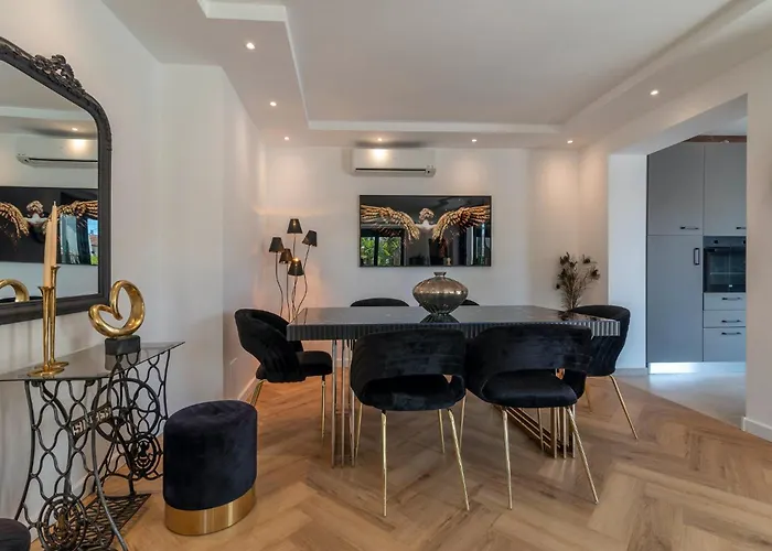 Villa In - Haus Für 8 Personen Vodice