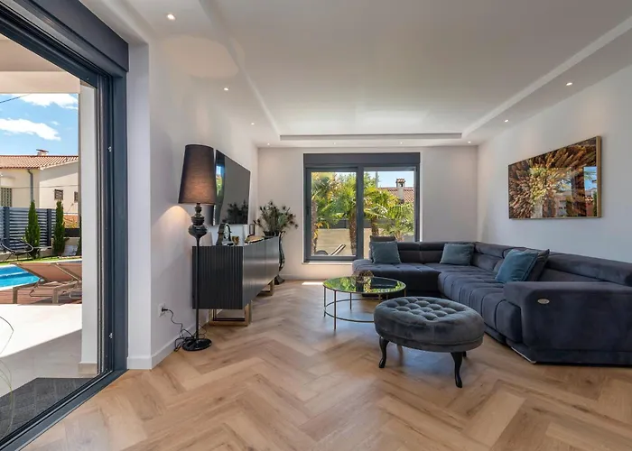 Villa In - Haus Für 8 Personen Vodice