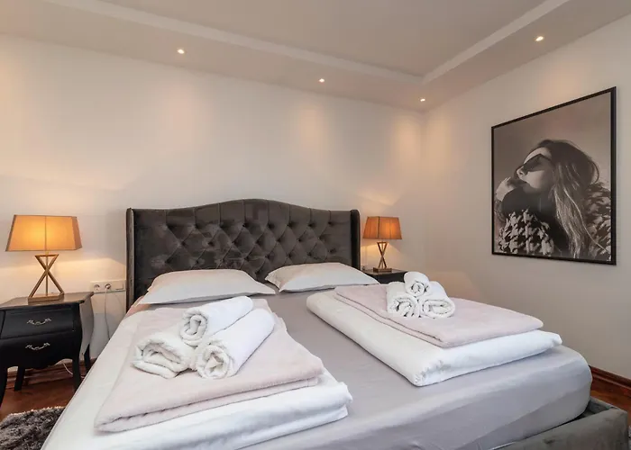 Villa In - Haus Für 8 Personen Vodice