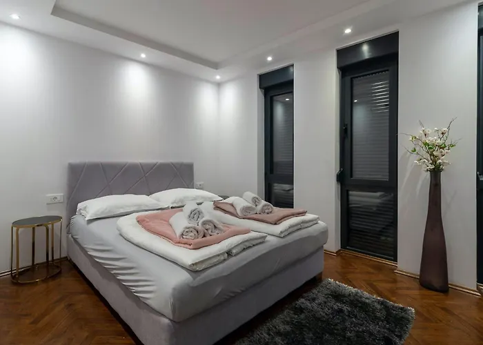 Villa In - Haus Für 8 Personen *