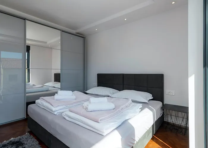 In - Haus Fuer 8 Personen Villa Vodice